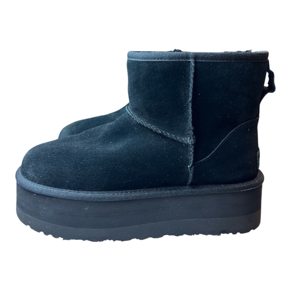 UGG Classic Ultra Mini Platform Women's Boot, Size 9 Black